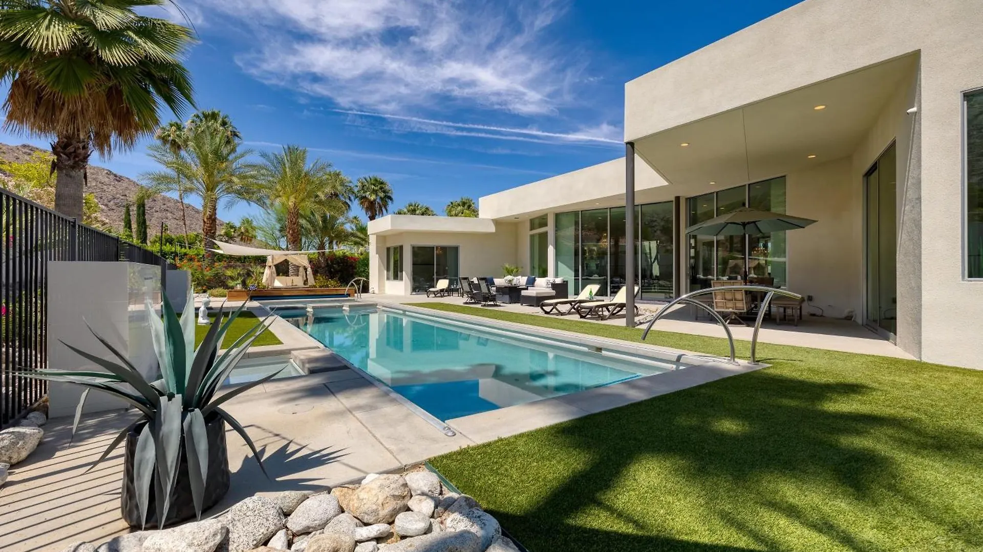 Villa Valentina By Avantstay Pool Hot Tub Views Luxury Design Palm Springs Holiday home